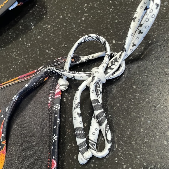 Bikini Set Bottom Size L Top Size M - Picture 6 of 11